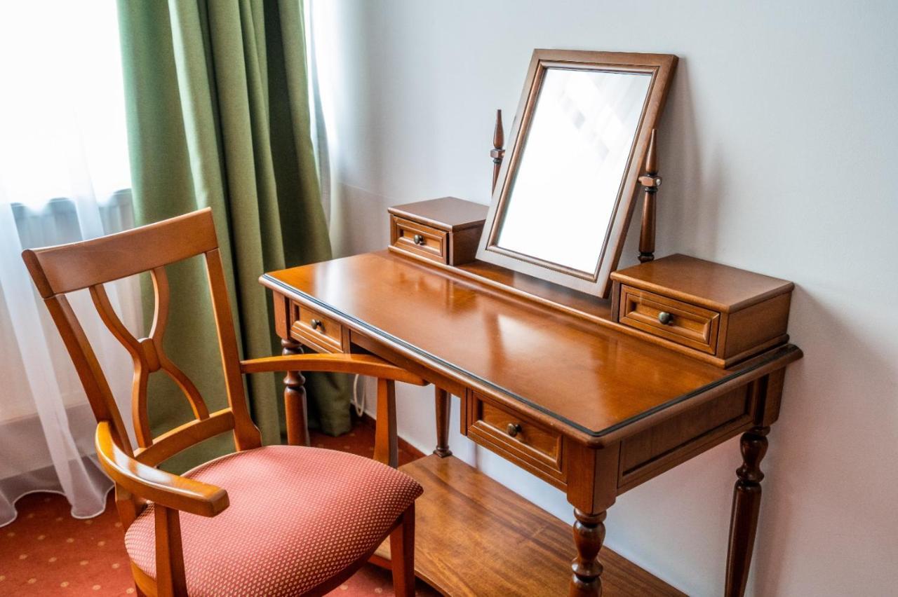 Hotel Tex Club Botoşani エクステリア 写真