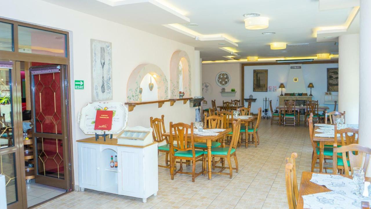 Hotel Tex Club Botoşani エクステリア 写真
