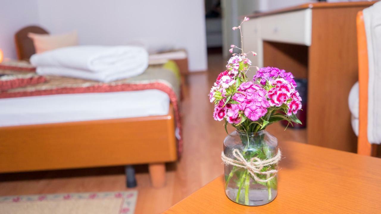 Hotel Tex Club Botoşani エクステリア 写真