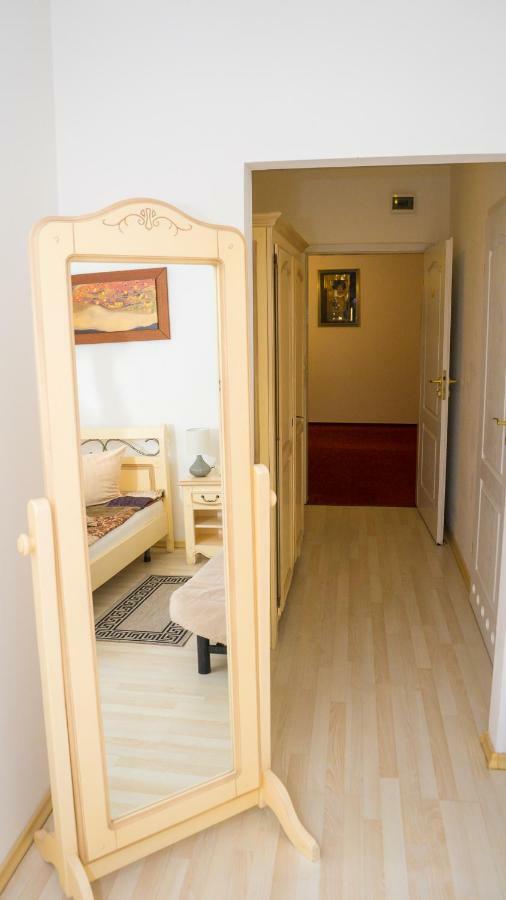 Hotel Tex Club Botoşani エクステリア 写真
