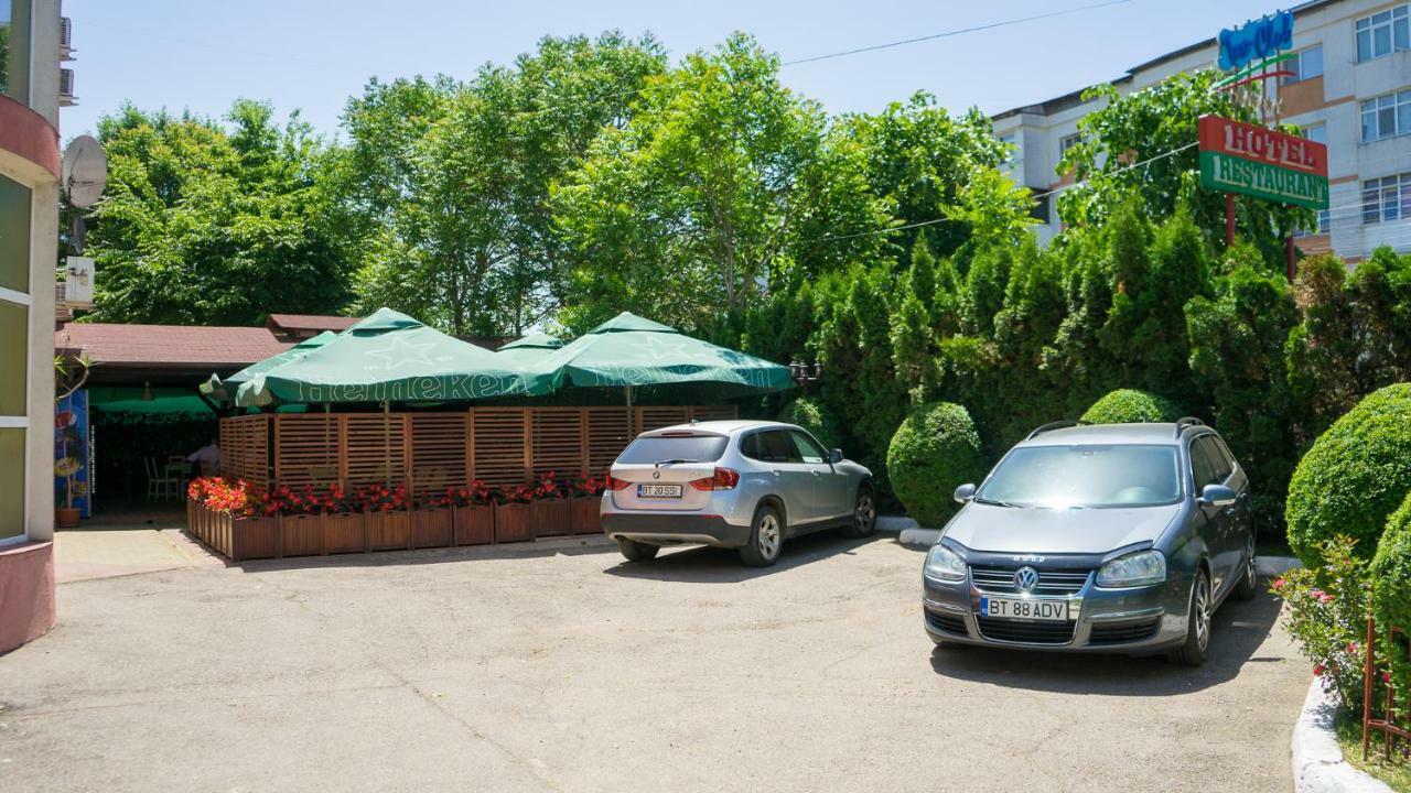 Hotel Tex Club Botoşani エクステリア 写真