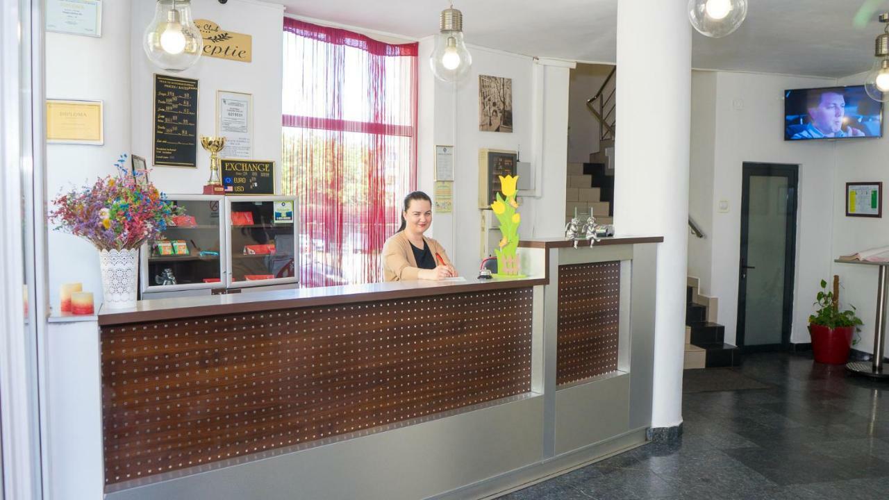 Hotel Tex Club Botoşani エクステリア 写真