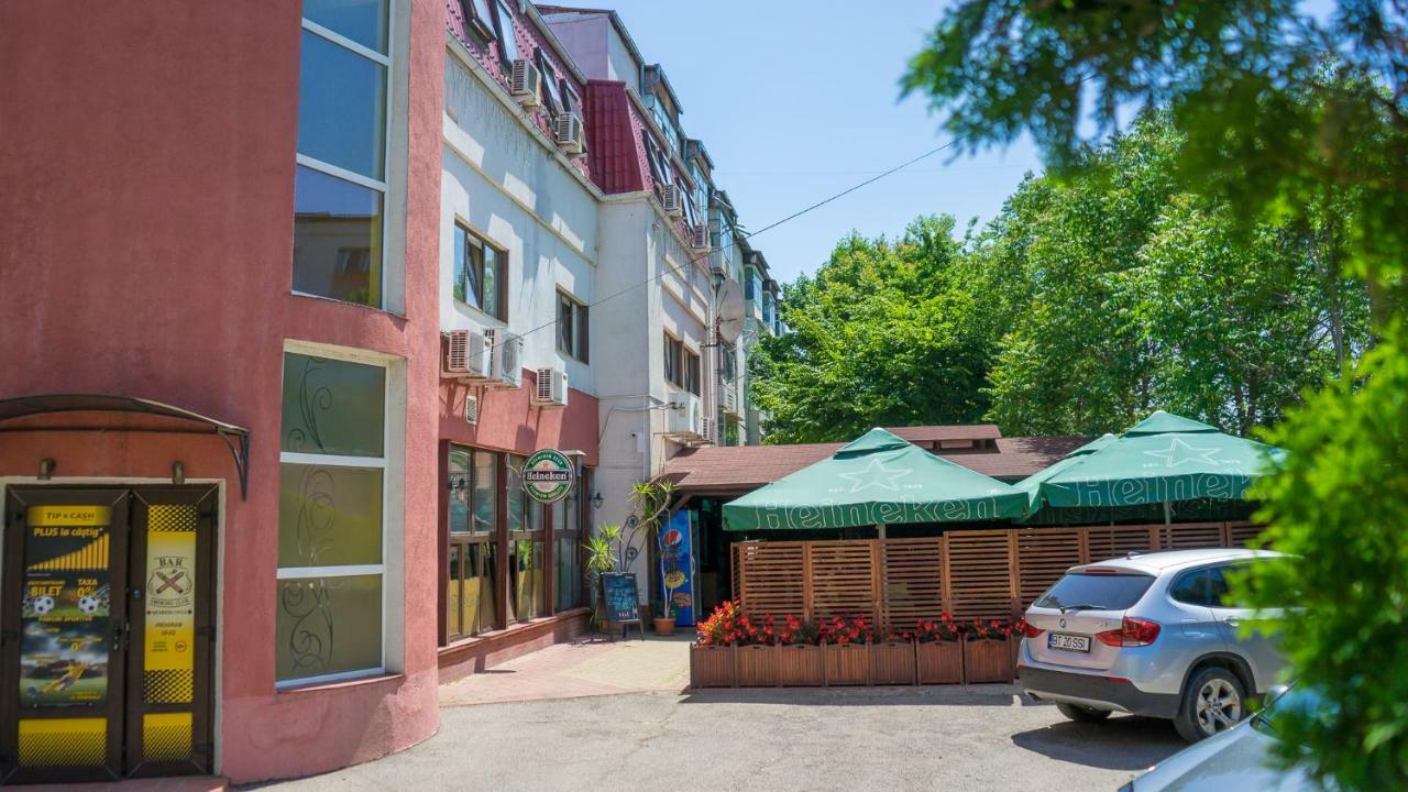 Hotel Tex Club Botoşani エクステリア 写真