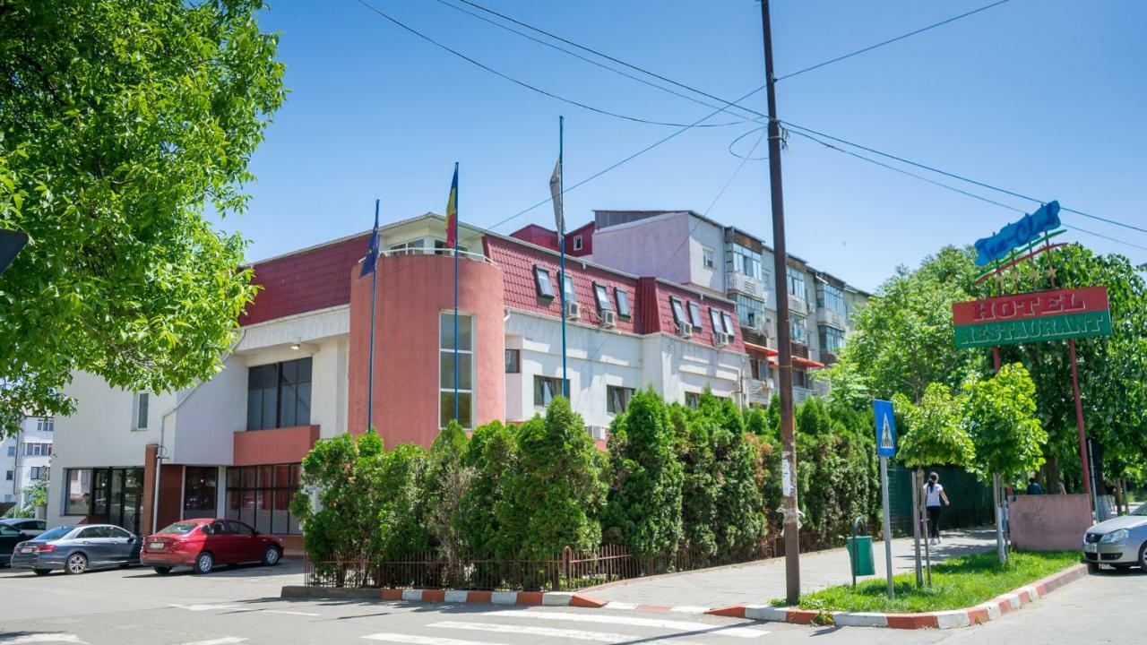 Hotel Tex Club Botoşani エクステリア 写真