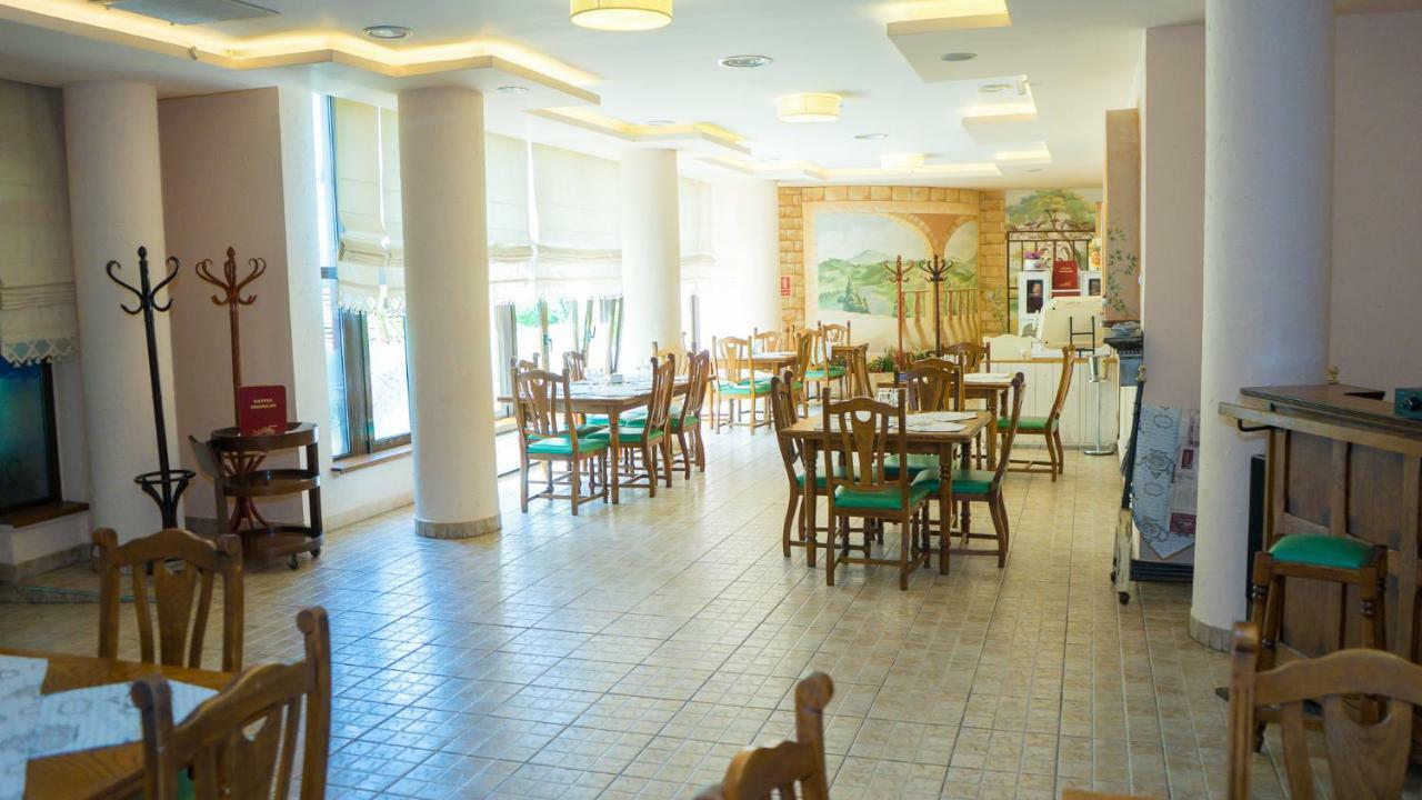 Hotel Tex Club Botoşani エクステリア 写真