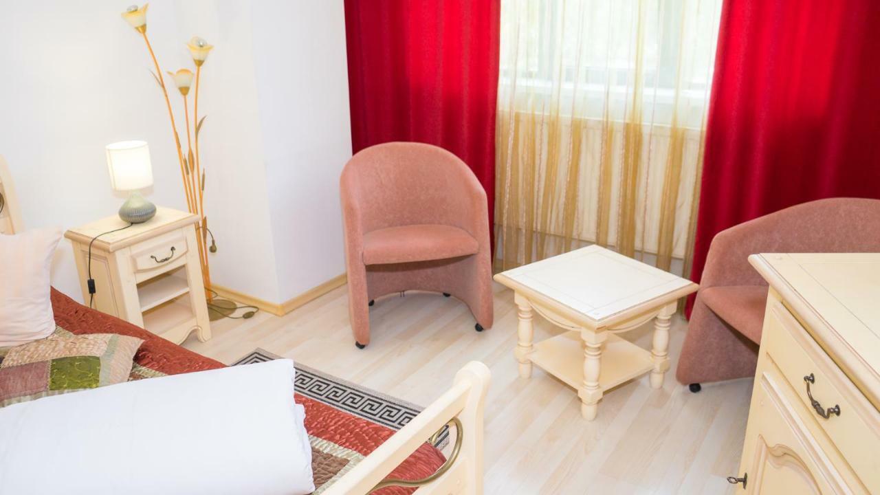 Hotel Tex Club Botoşani エクステリア 写真