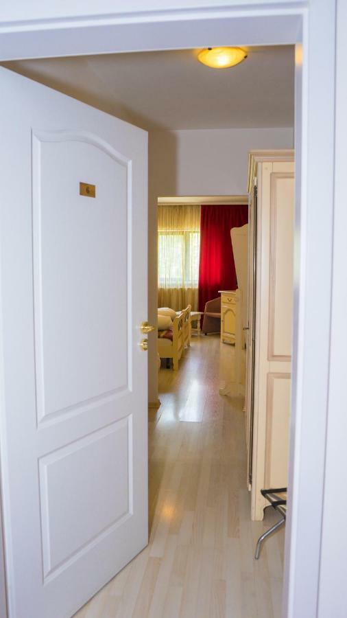 Hotel Tex Club Botoşani エクステリア 写真