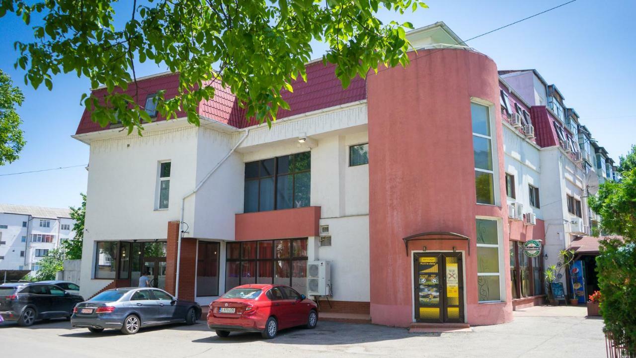 Hotel Tex Club Botoşani エクステリア 写真